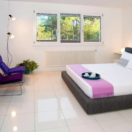 Riva Beachfront 利尼亚诺萨比亚多罗