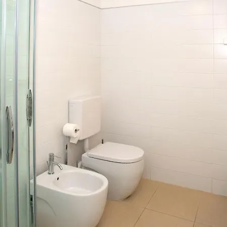 Riva Beachfront * 利尼亚诺萨比亚多罗