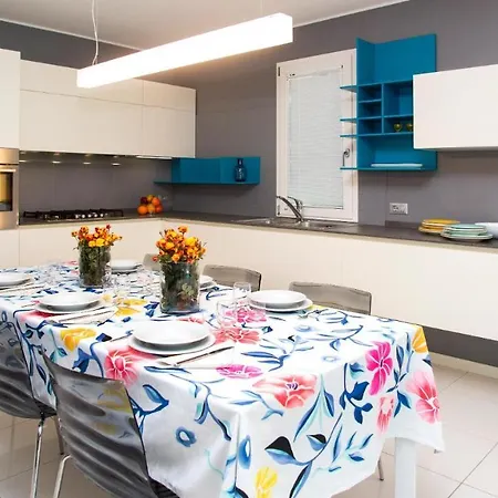 Riva Beachfront 别墅 *